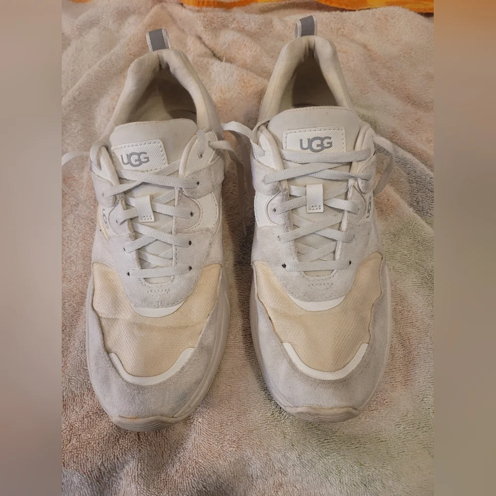 UGG sneakers Women's‎ 9.5